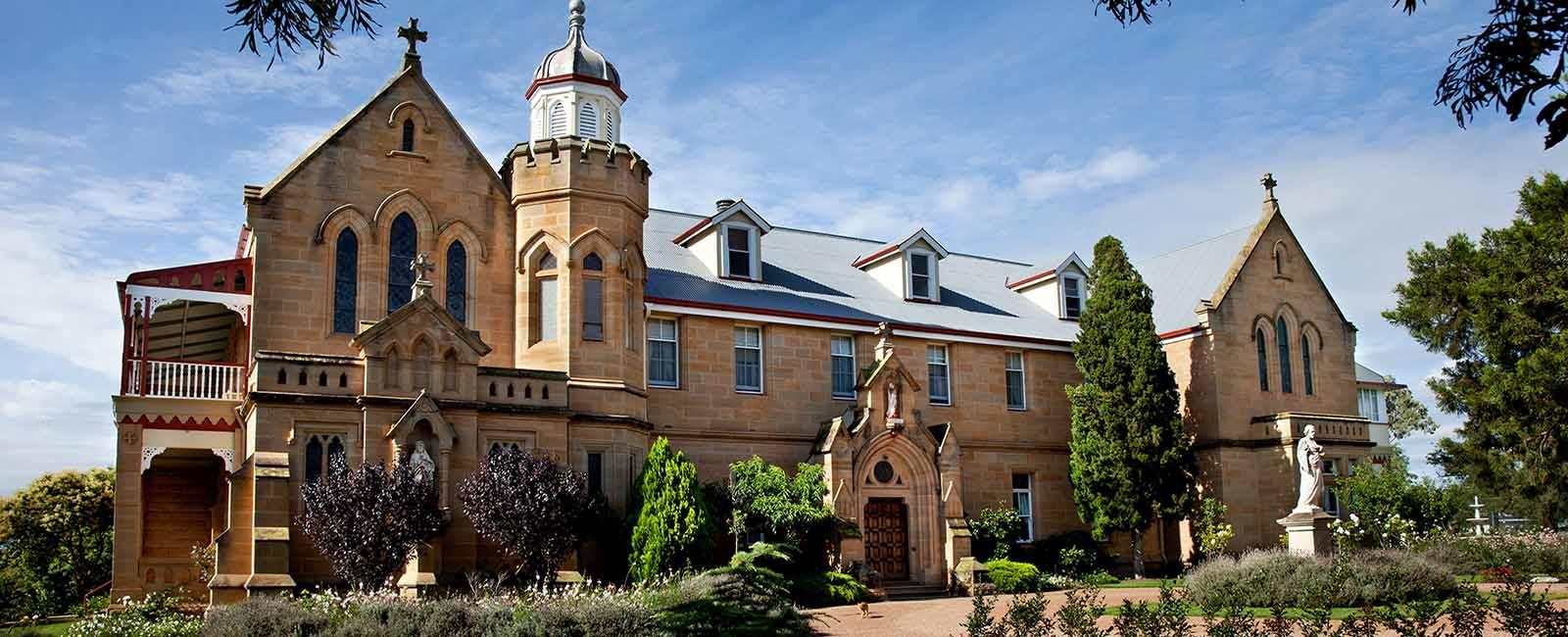 Abbey of the Roses, a B&B with character in Warwick | Highlights of the Granite Belt in 3 days