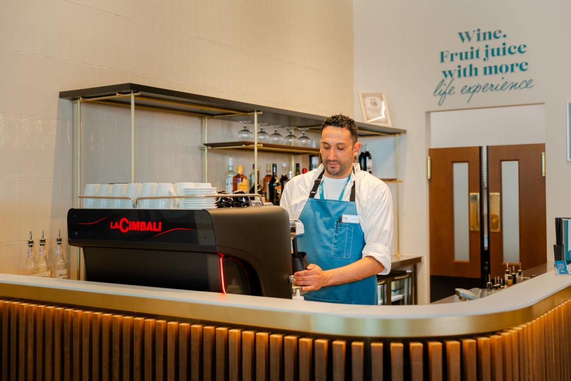 Escape Lounge - Barista